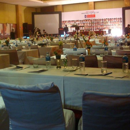 Hotel Ramada By Wyndham Jaipur Jaisinghpura Extérieur photo
