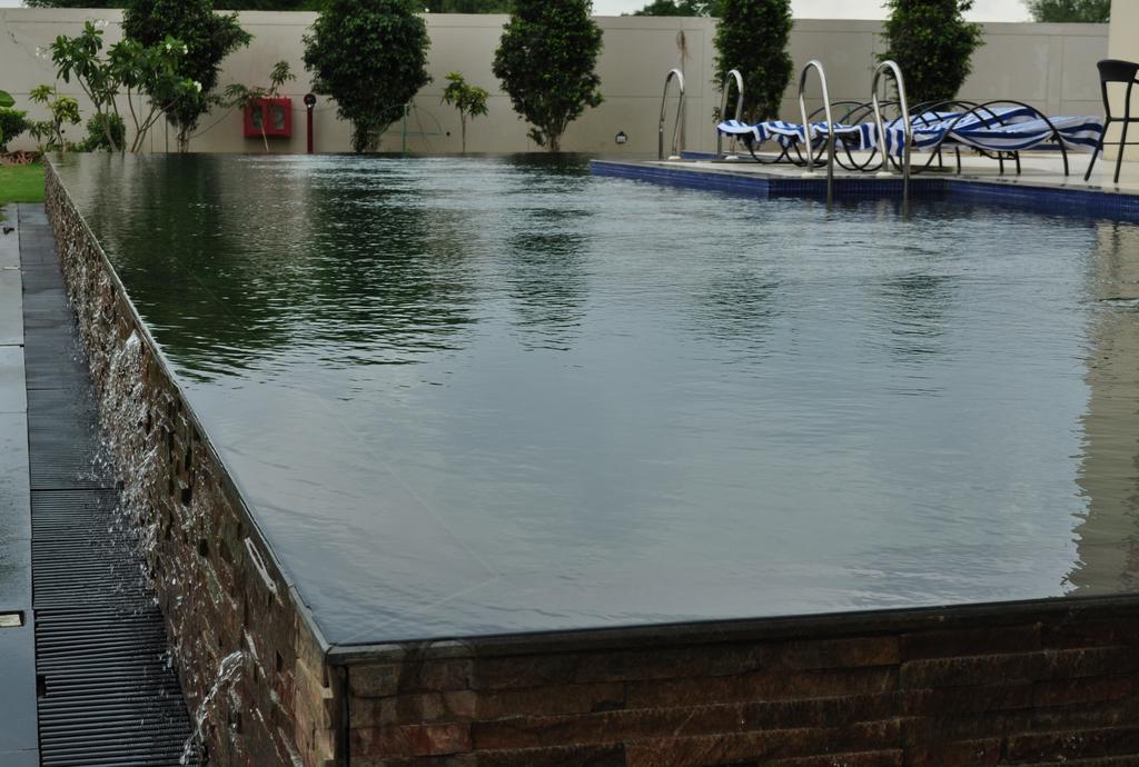 Hotel Ramada By Wyndham Jaipur Jaisinghpura Extérieur photo