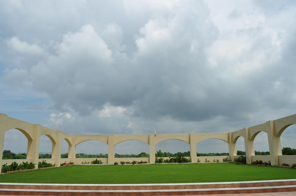 Hotel Ramada By Wyndham Jaipur Jaisinghpura Extérieur photo