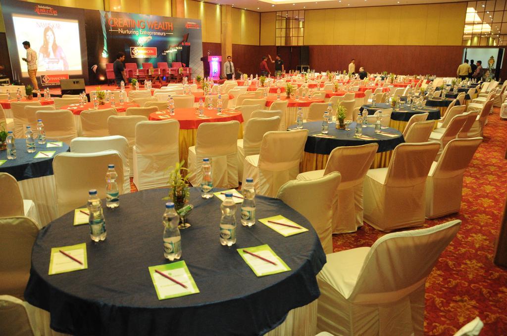 Hotel Ramada By Wyndham Jaipur Jaisinghpura Extérieur photo