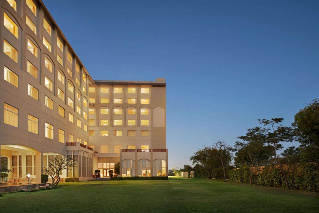 Hotel Ramada By Wyndham Jaipur Jaisinghpura Extérieur photo