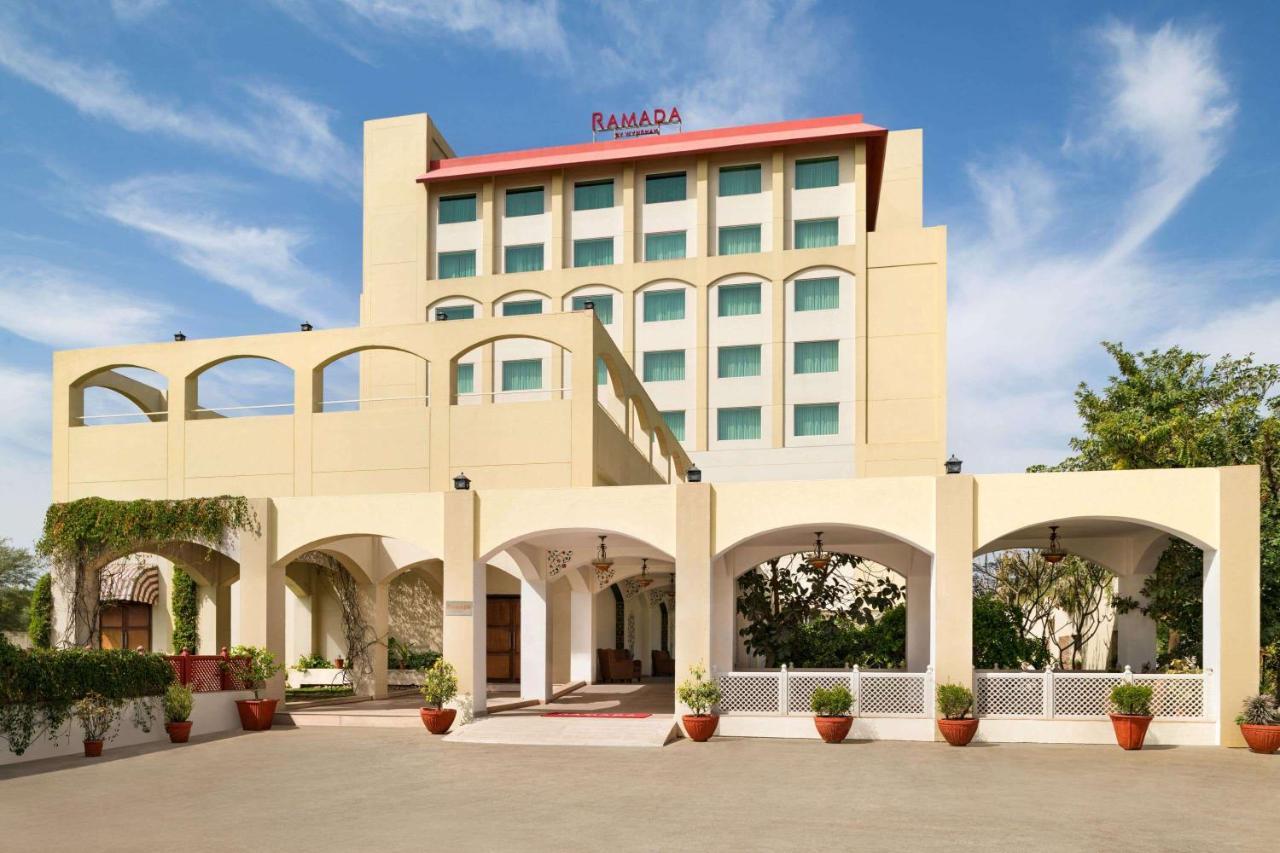 Hotel Ramada By Wyndham Jaipur Jaisinghpura Extérieur photo