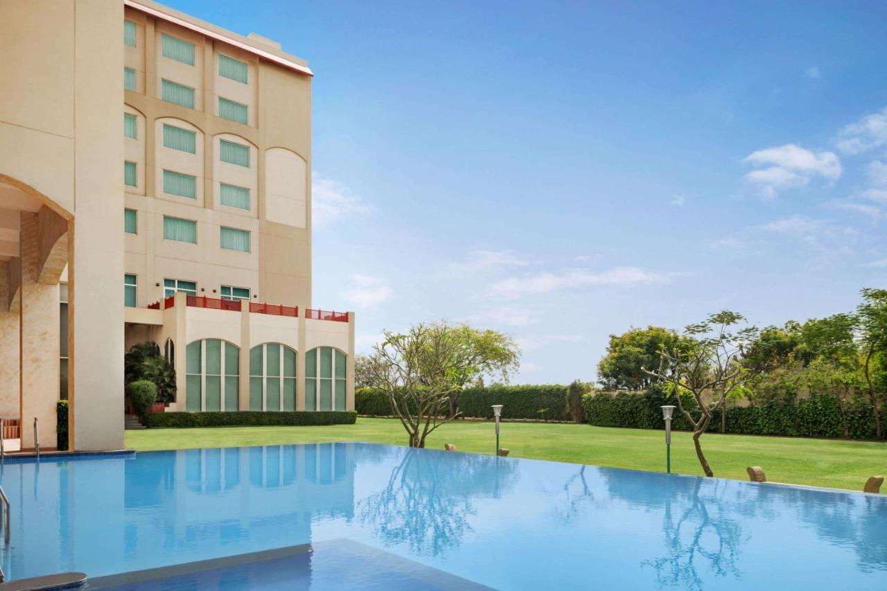 Hotel Ramada By Wyndham Jaipur Jaisinghpura Extérieur photo