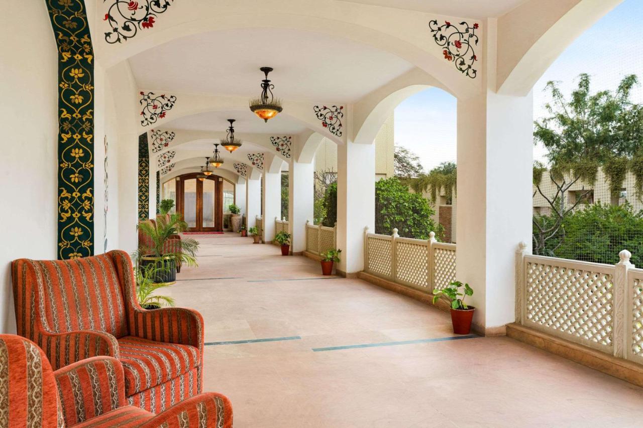 Hotel Ramada By Wyndham Jaipur Jaisinghpura Extérieur photo
