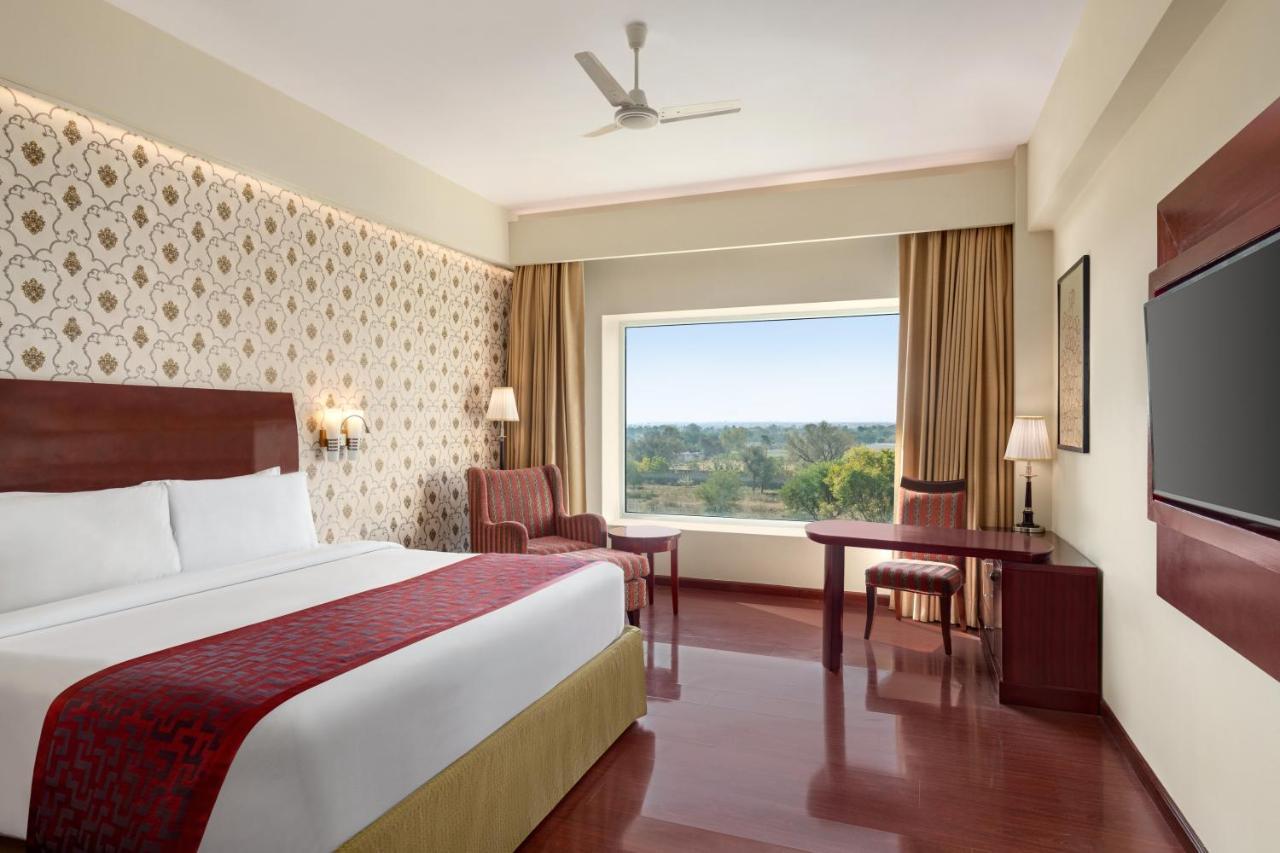 Hotel Ramada By Wyndham Jaipur Jaisinghpura Extérieur photo