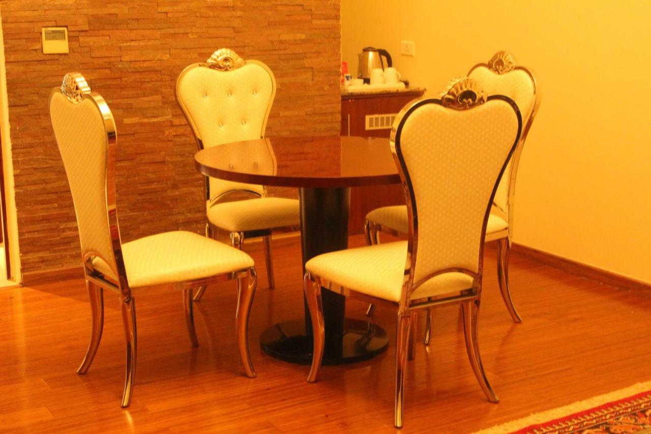 Hotel Ramada By Wyndham Jaipur Jaisinghpura Extérieur photo