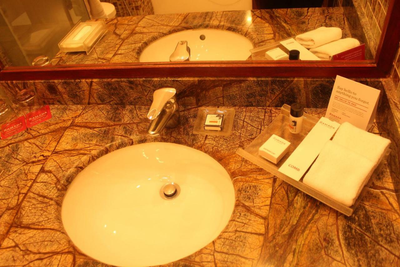 Hotel Ramada By Wyndham Jaipur Jaisinghpura Extérieur photo