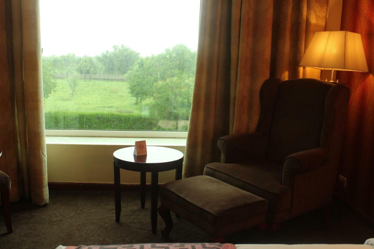 Hotel Ramada By Wyndham Jaipur Jaisinghpura Extérieur photo