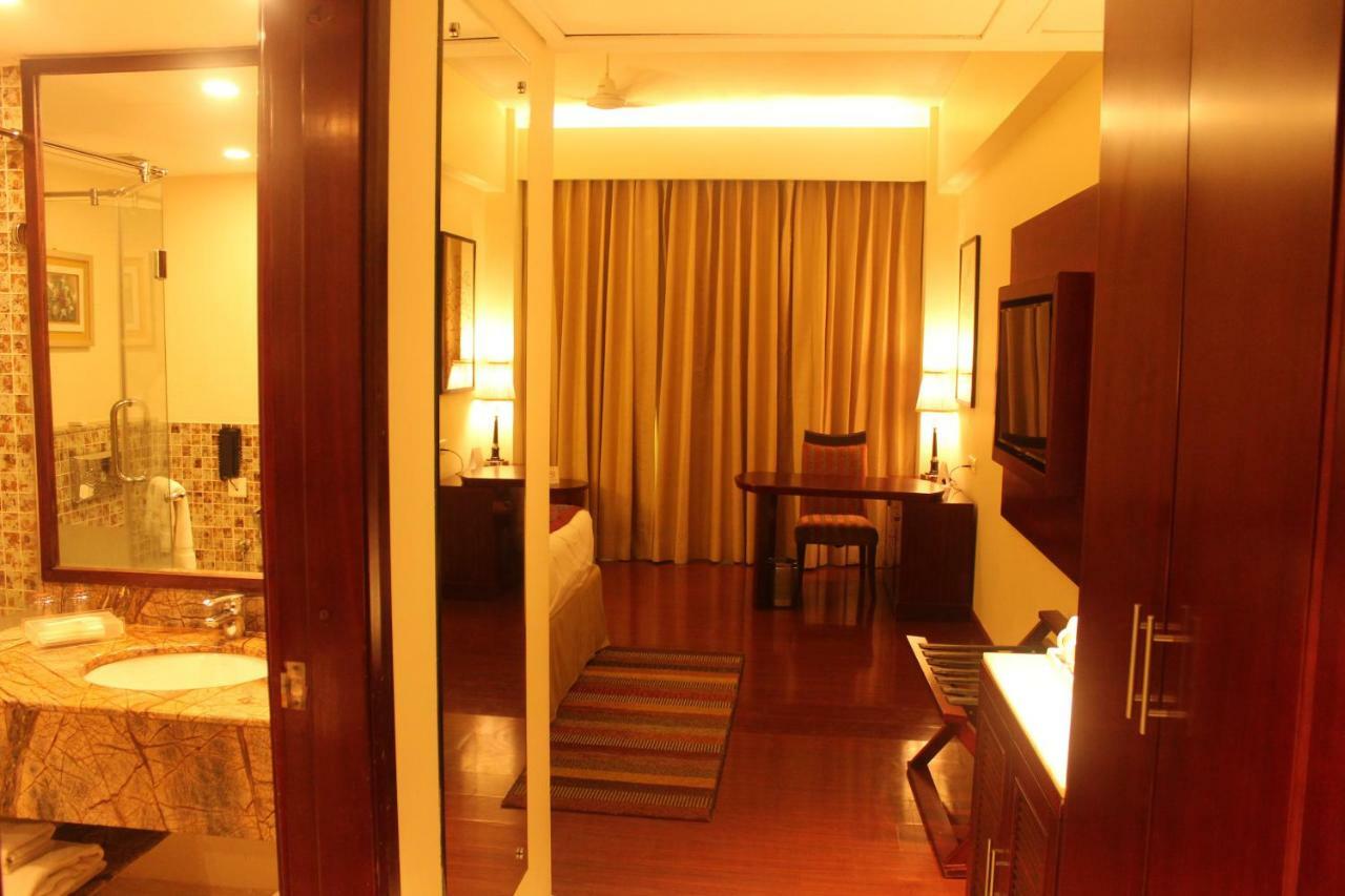 Hotel Ramada By Wyndham Jaipur Jaisinghpura Extérieur photo