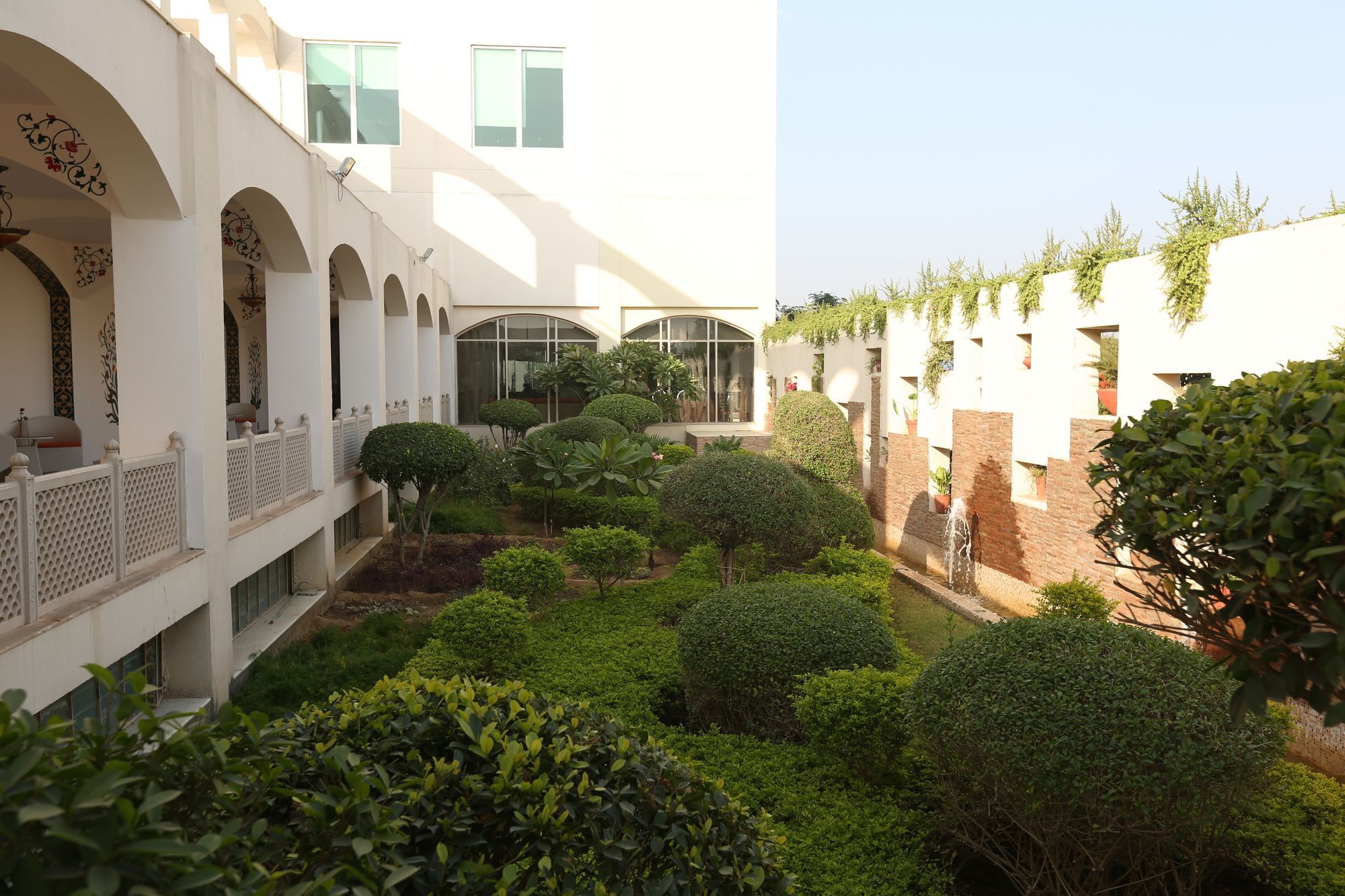 Hotel Ramada By Wyndham Jaipur Jaisinghpura Extérieur photo